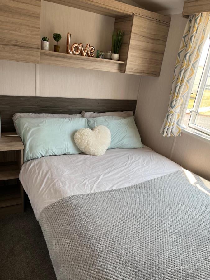 ברידג'נד Beautiful Caravan In Trecco Bay! 74 Sycomore מראה חיצוני תמונה