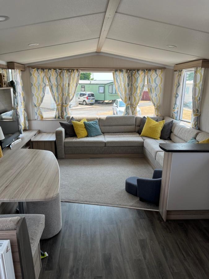 ברידג'נד Beautiful Caravan In Trecco Bay! 74 Sycomore מראה חיצוני תמונה